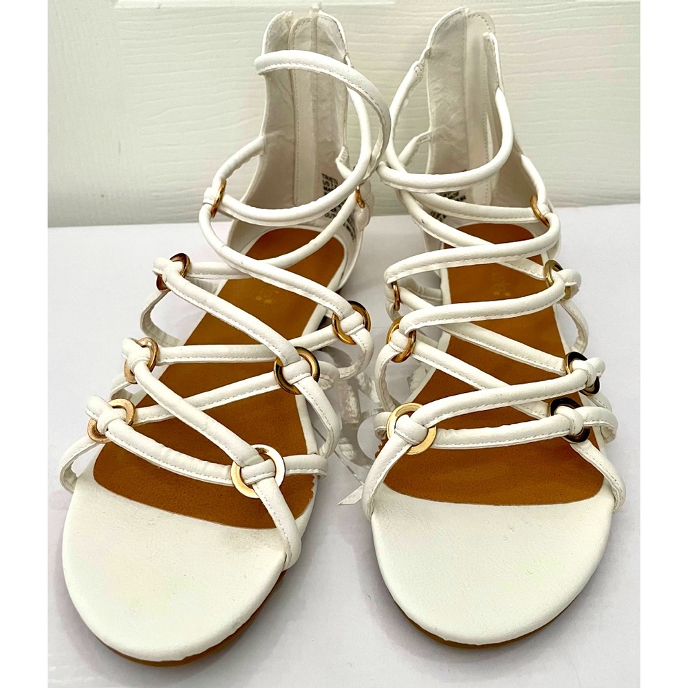 Size 7 1/2 Sandals!